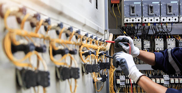 Professional Electrician technician working in Loudonville, OH